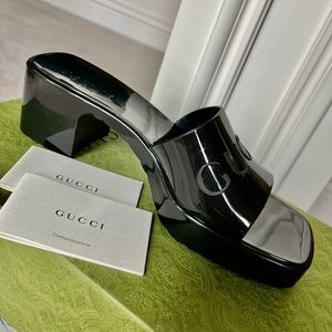 NEW Authentic Gucci Black Rubber Slides sz 37, made in Italy